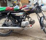 Me moter syckel bech raha ho