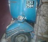 Vespa scootr