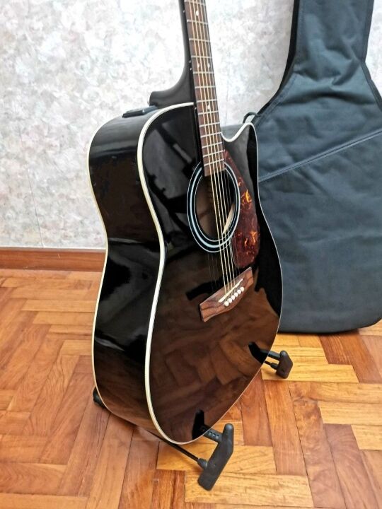 Brand New Yamaha Guitar with Complete Accessories for Sale